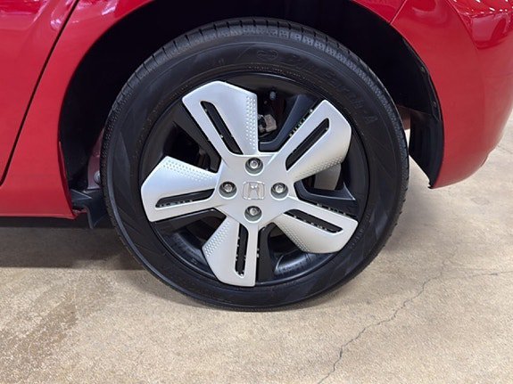 Vehicle Image 15