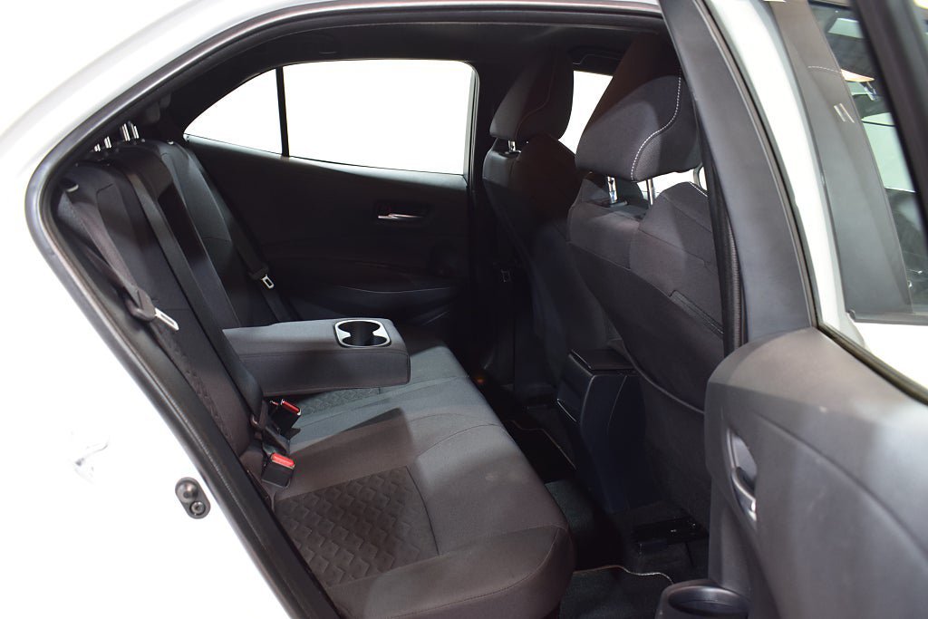 Vehicle Image 12