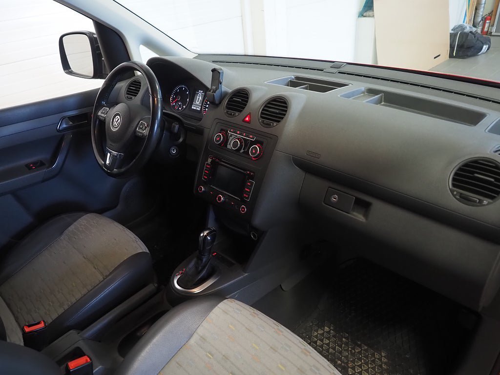 Vehicle Image 8