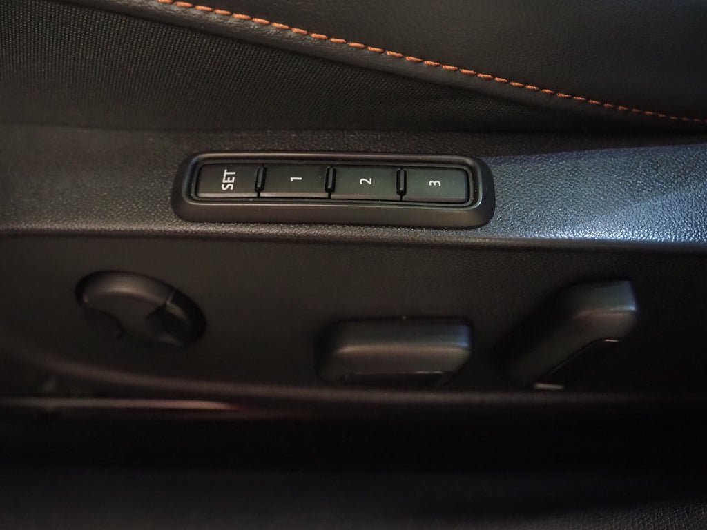 Vehicle Image 24