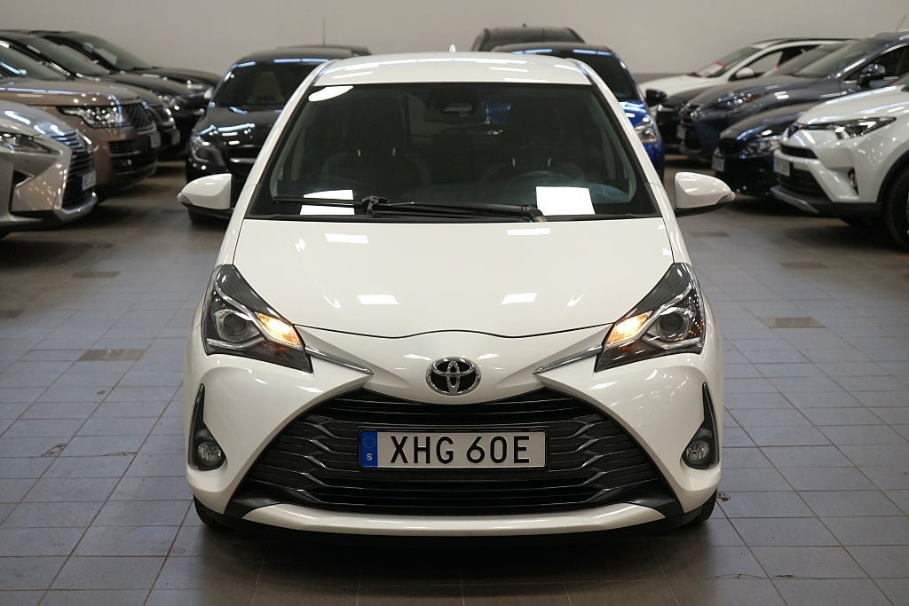 Vehicle Image 6