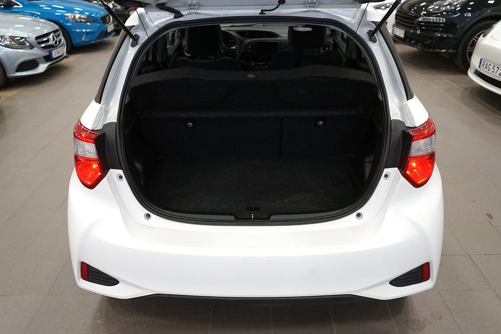 Vehicle Image 9
