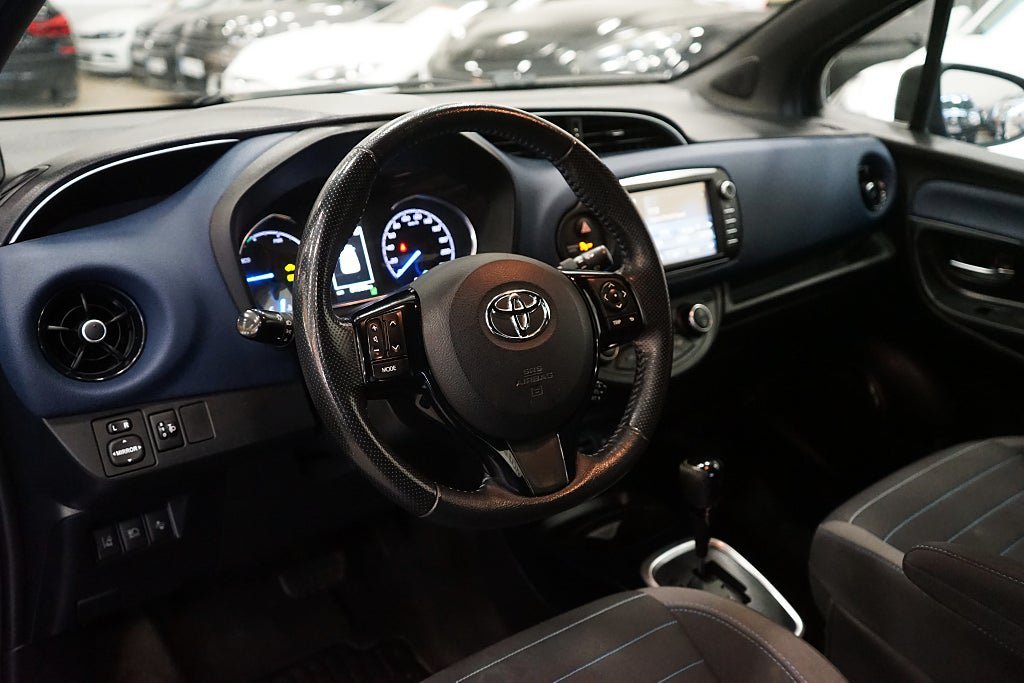 Vehicle Image 14