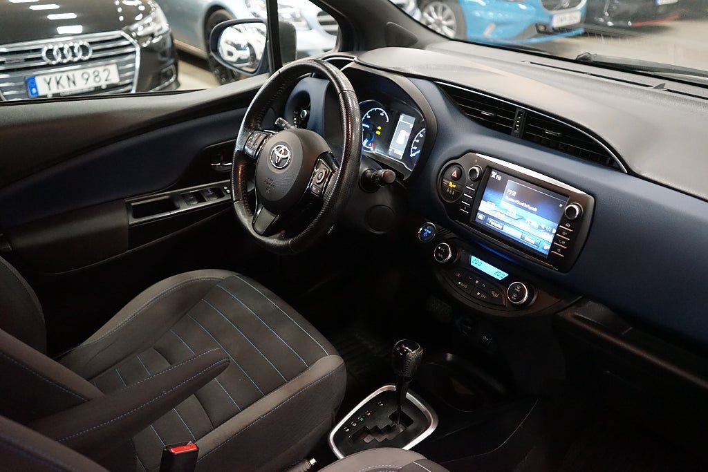 Vehicle Image 15