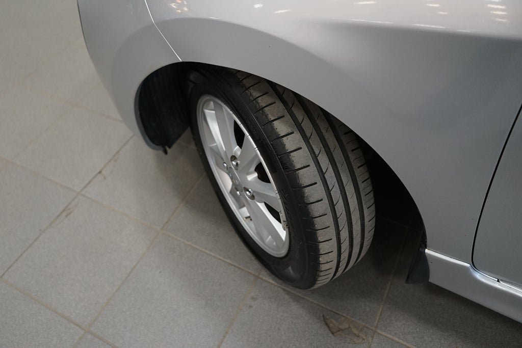 Vehicle Image 16