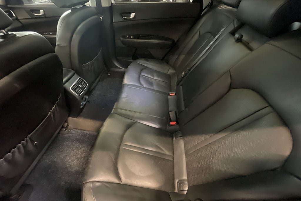 Vehicle Image 12
