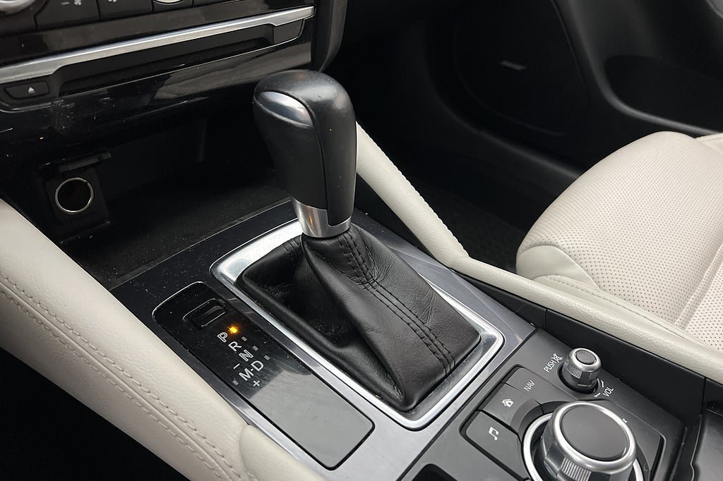 Vehicle Image 24