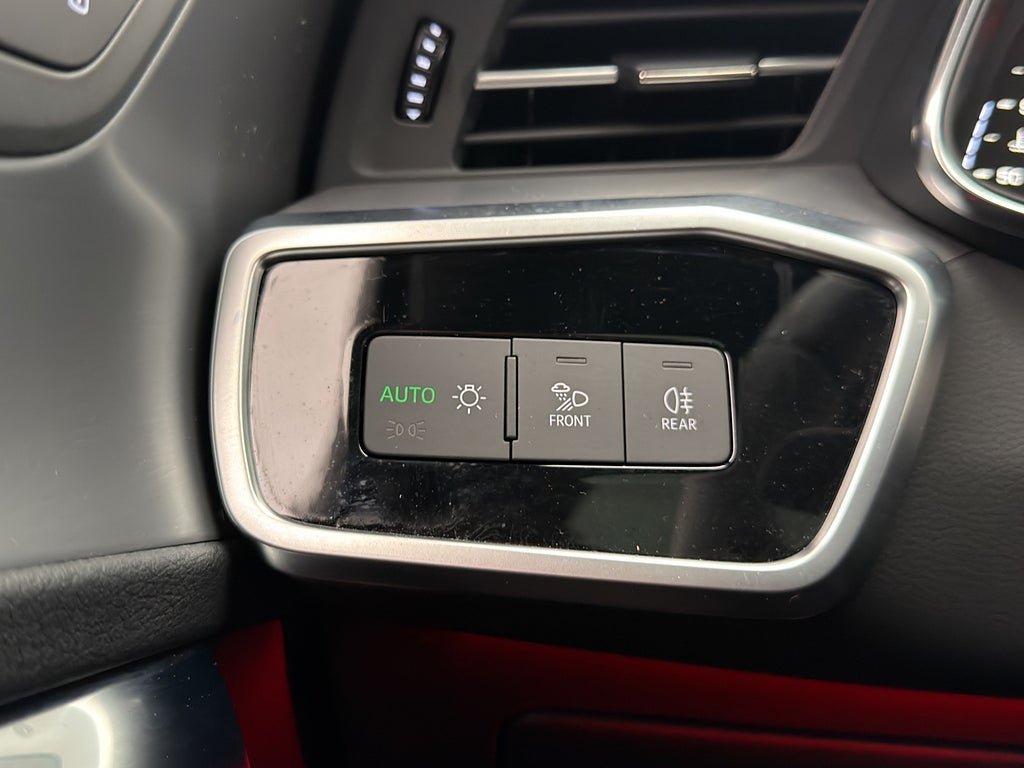Vehicle Image 37