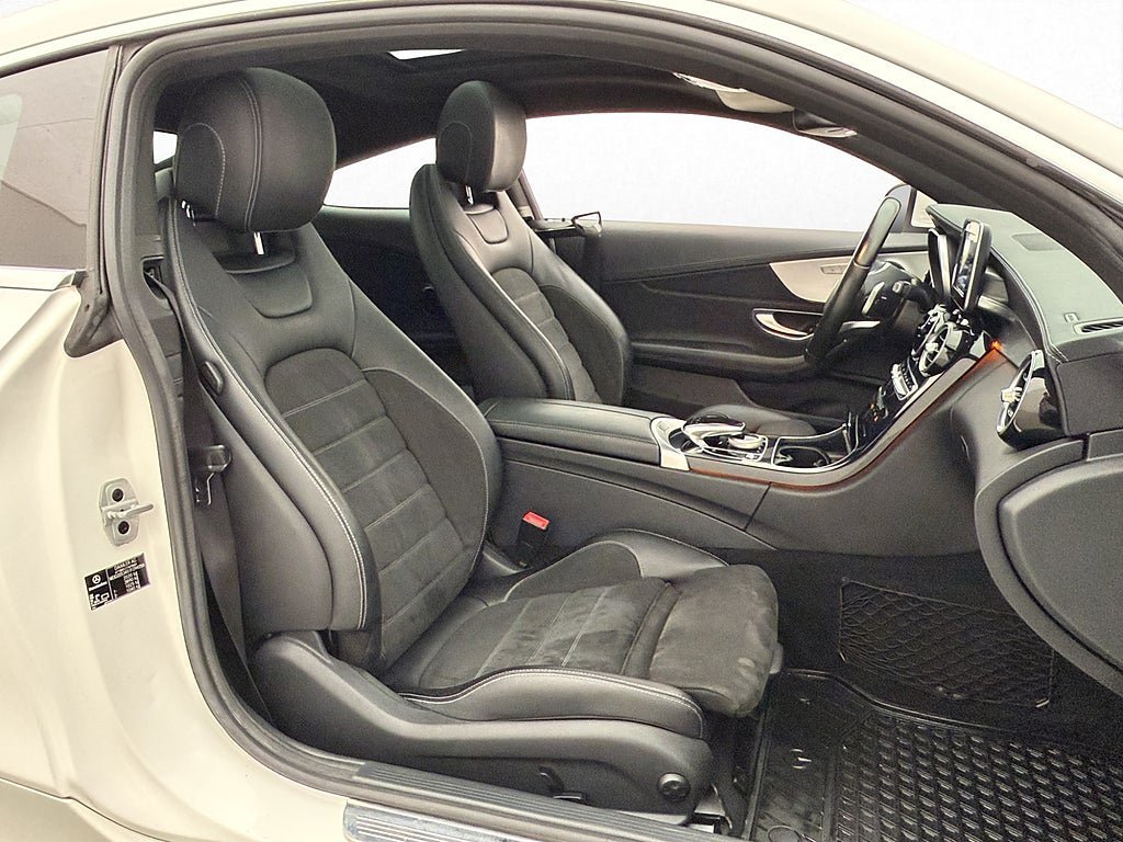 Vehicle Image 23