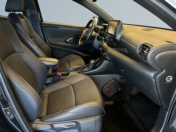 Vehicle Image 10