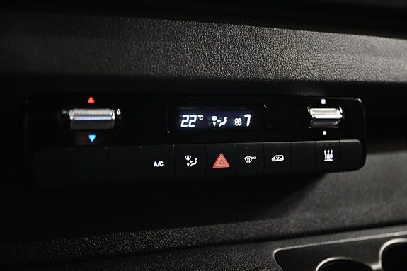 Vehicle Image 27