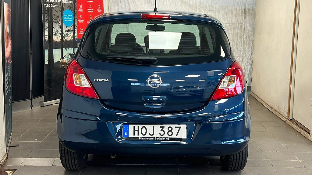 Vehicle Image 6