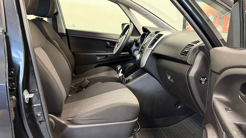 Vehicle Image 12