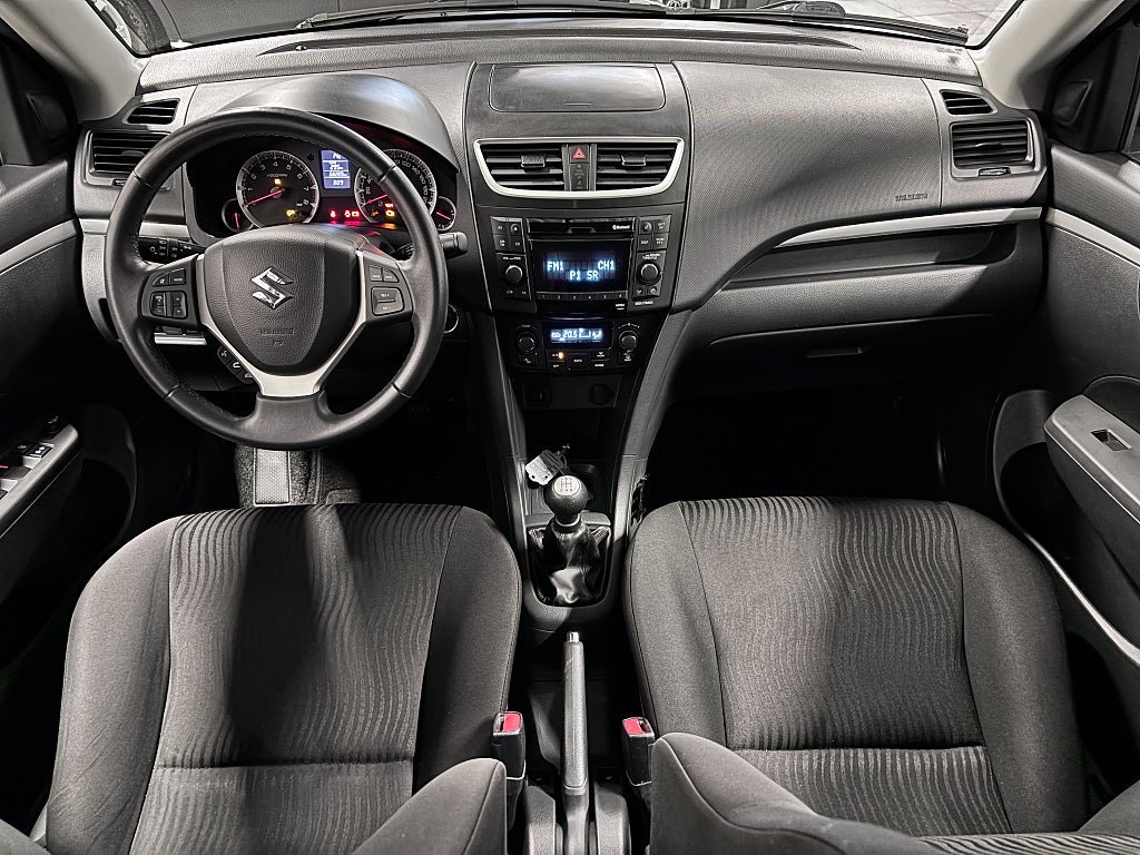 Vehicle Image 6