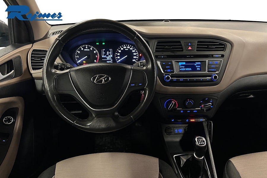 Vehicle Image 12