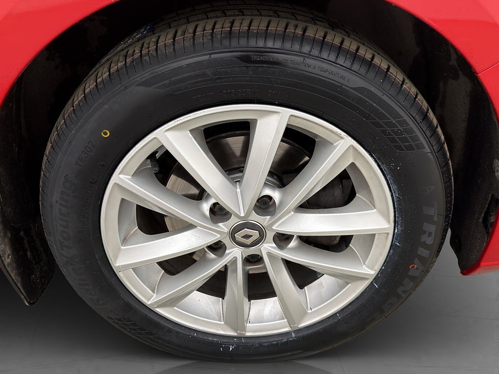 Vehicle Image 25