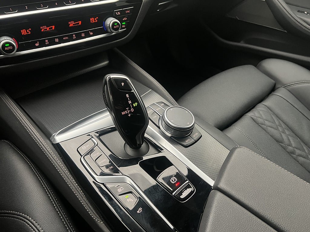 Vehicle Image 28