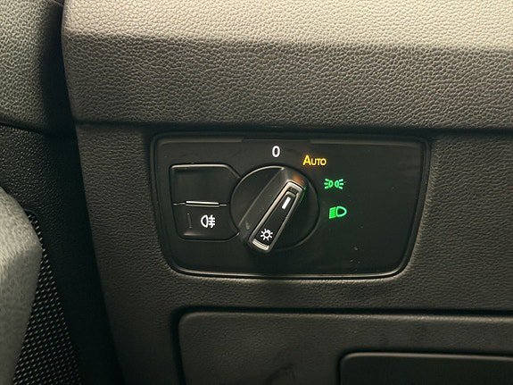 Vehicle Image 29