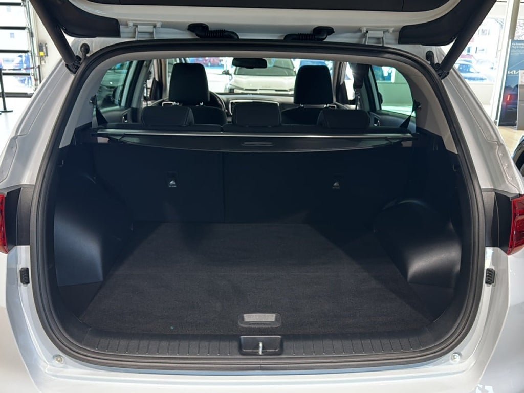 Vehicle Image 14