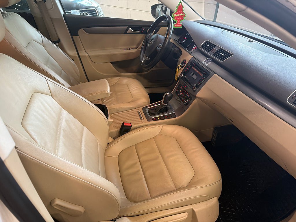 Vehicle Image 8