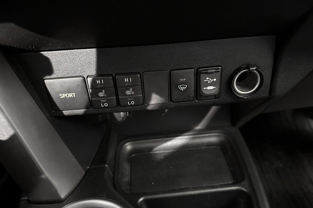 Vehicle Image 28
