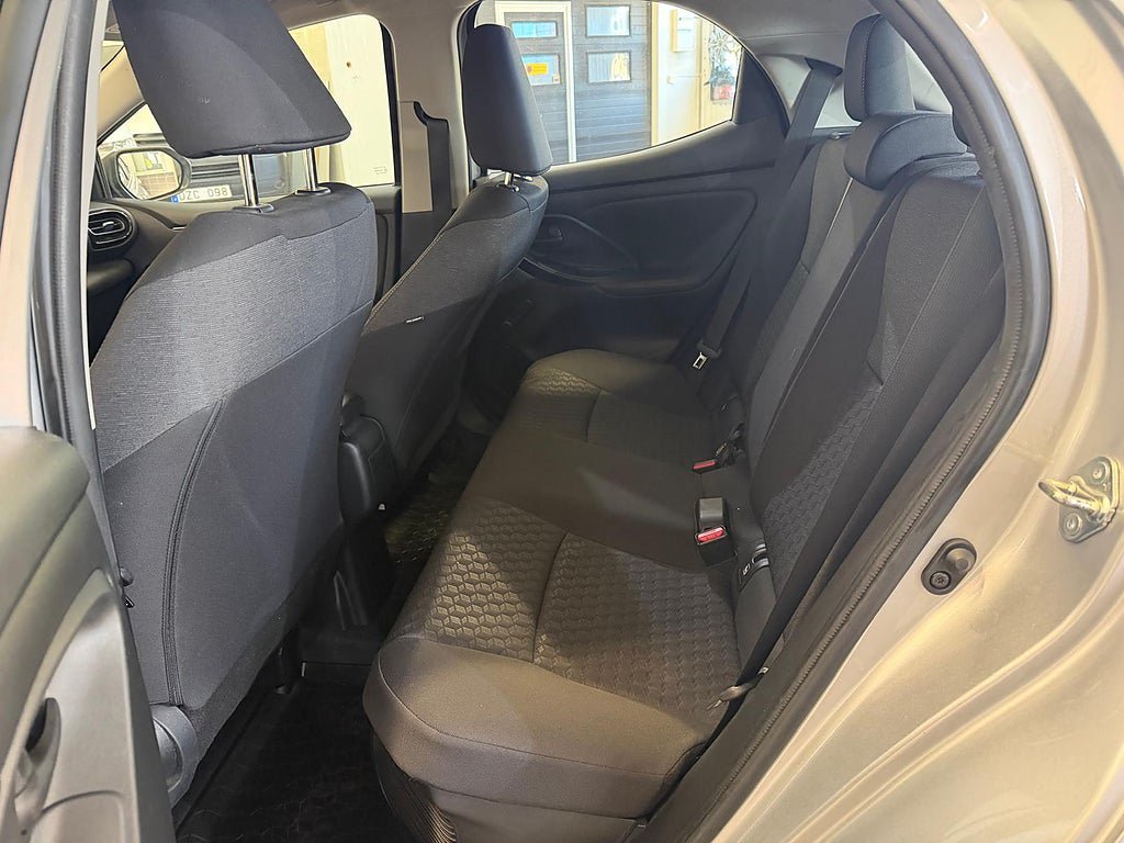 Vehicle Image 8