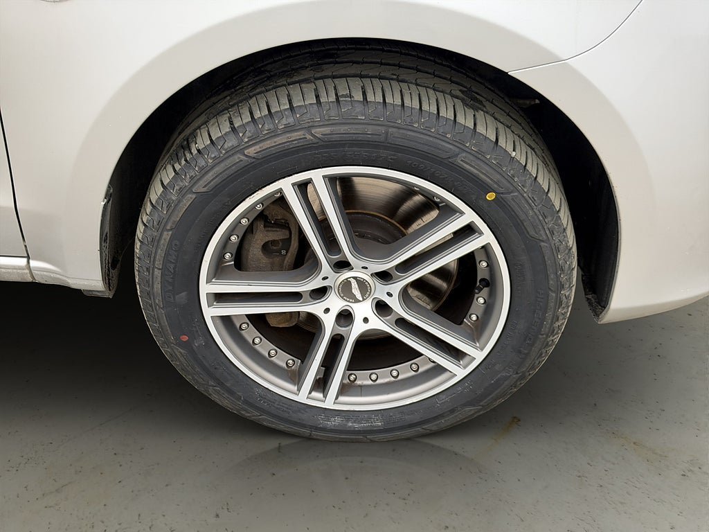 Vehicle Image 27