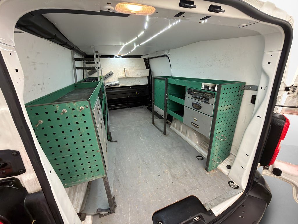 Vehicle Image 12