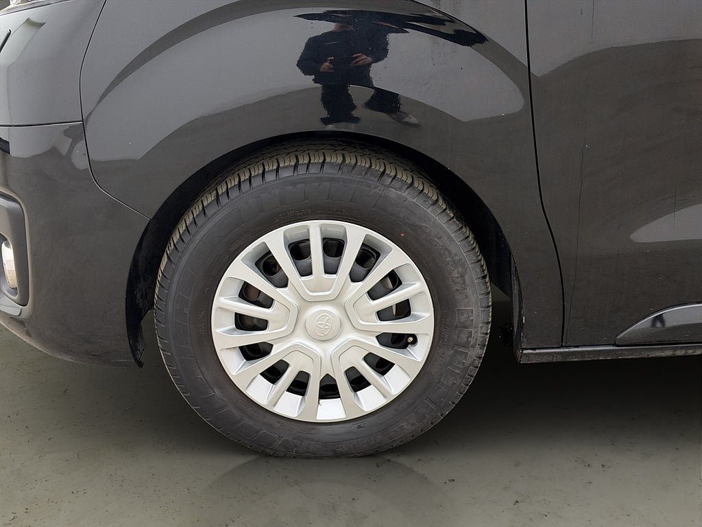Vehicle Image 28