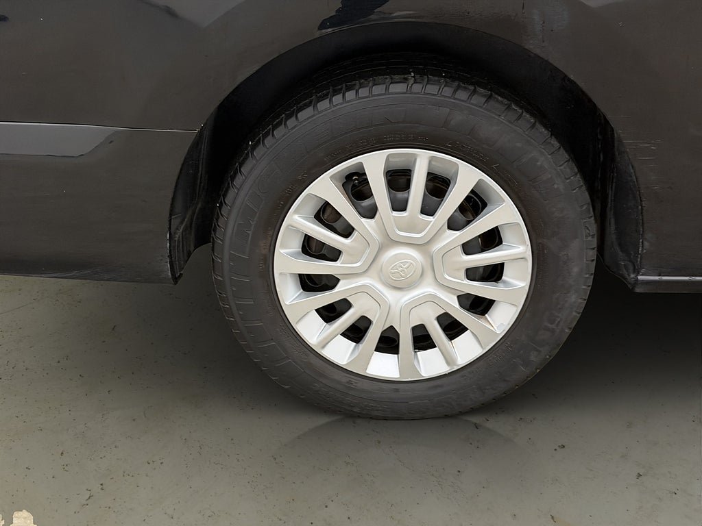 Vehicle Image 30