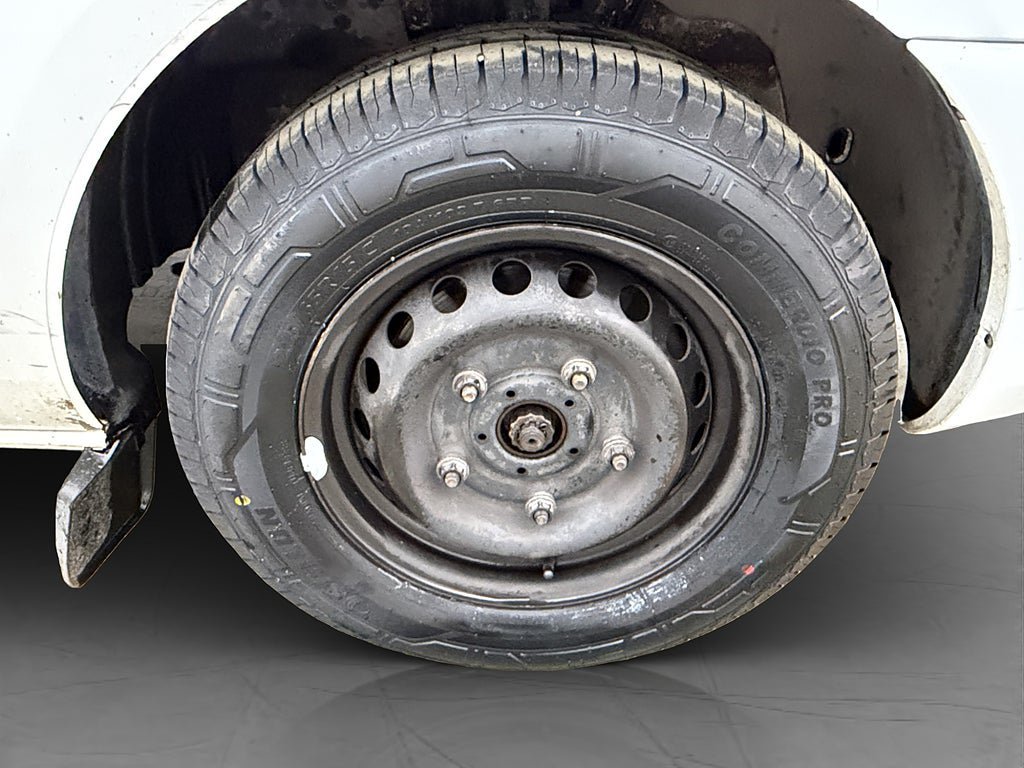 Vehicle Image 30