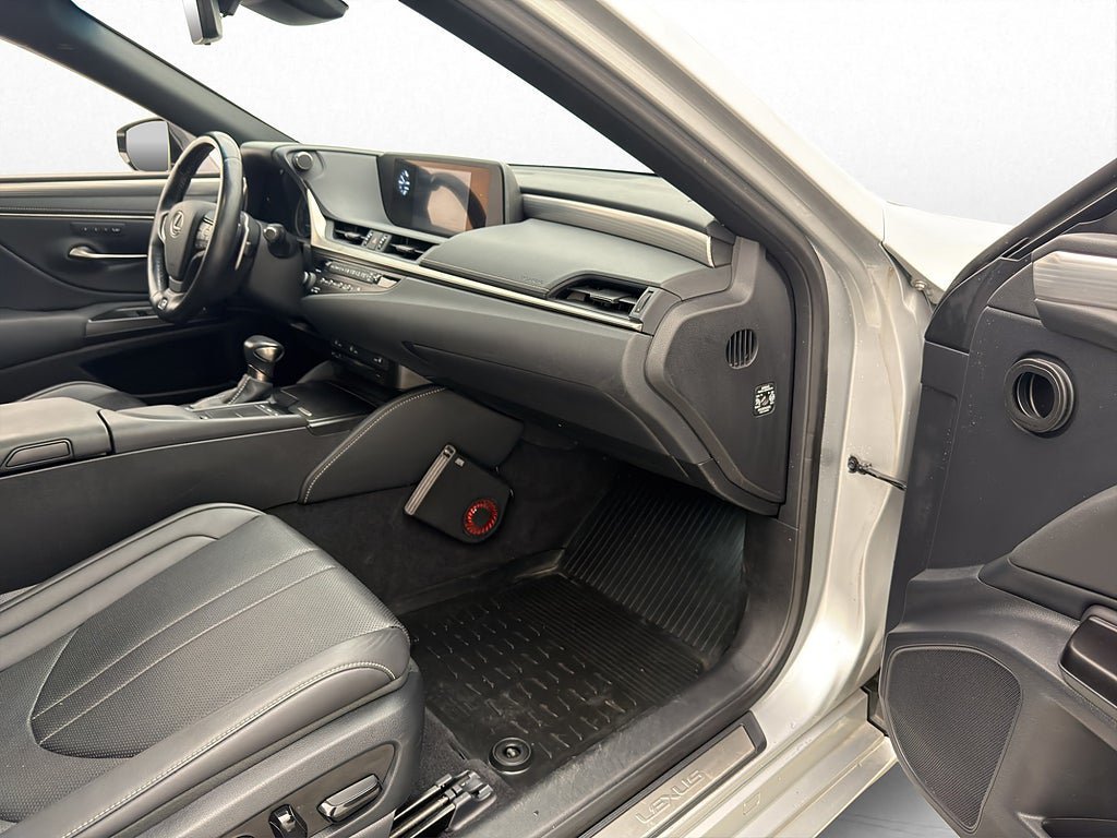 Vehicle Image 23