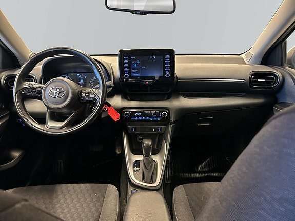 Vehicle Image 8