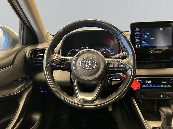 Vehicle Image 9