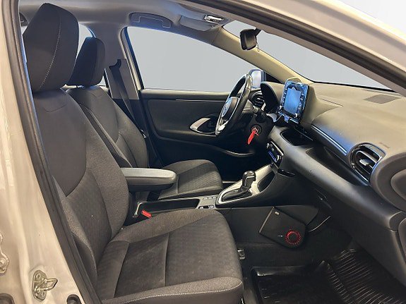Vehicle Image 10
