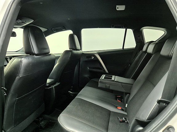 Vehicle Image 28