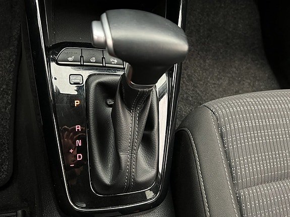 Vehicle Image 26