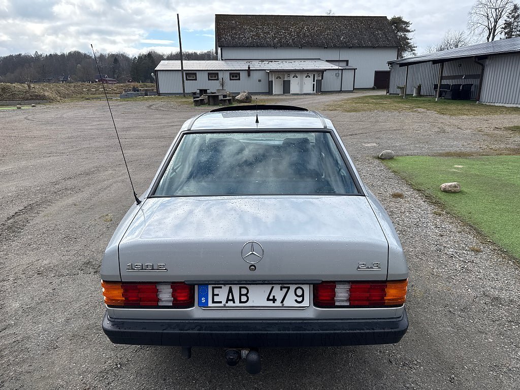 Vehicle Image 33