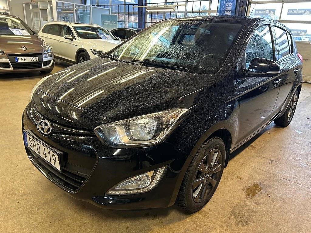 Vehicle Image 6