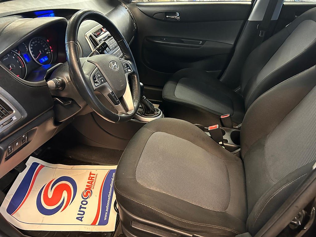 Vehicle Image 12