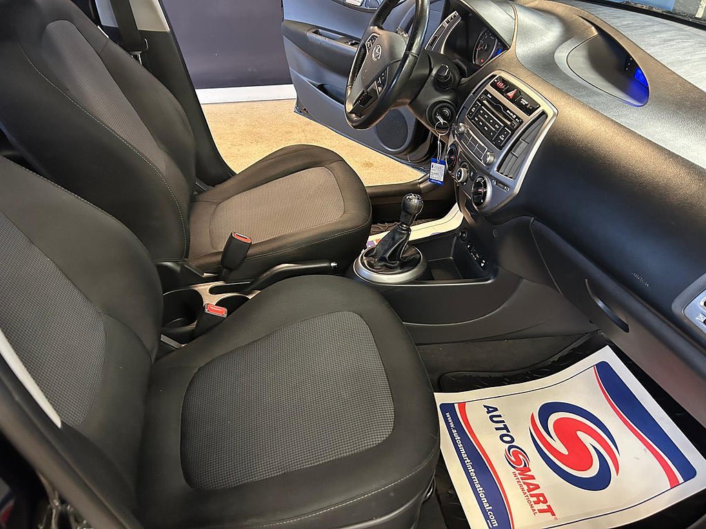 Vehicle Image 14