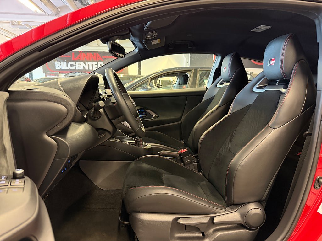 Vehicle Image 11