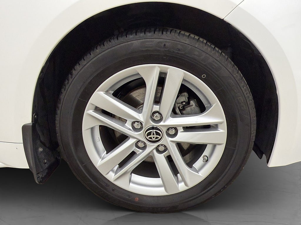 Vehicle Image 12