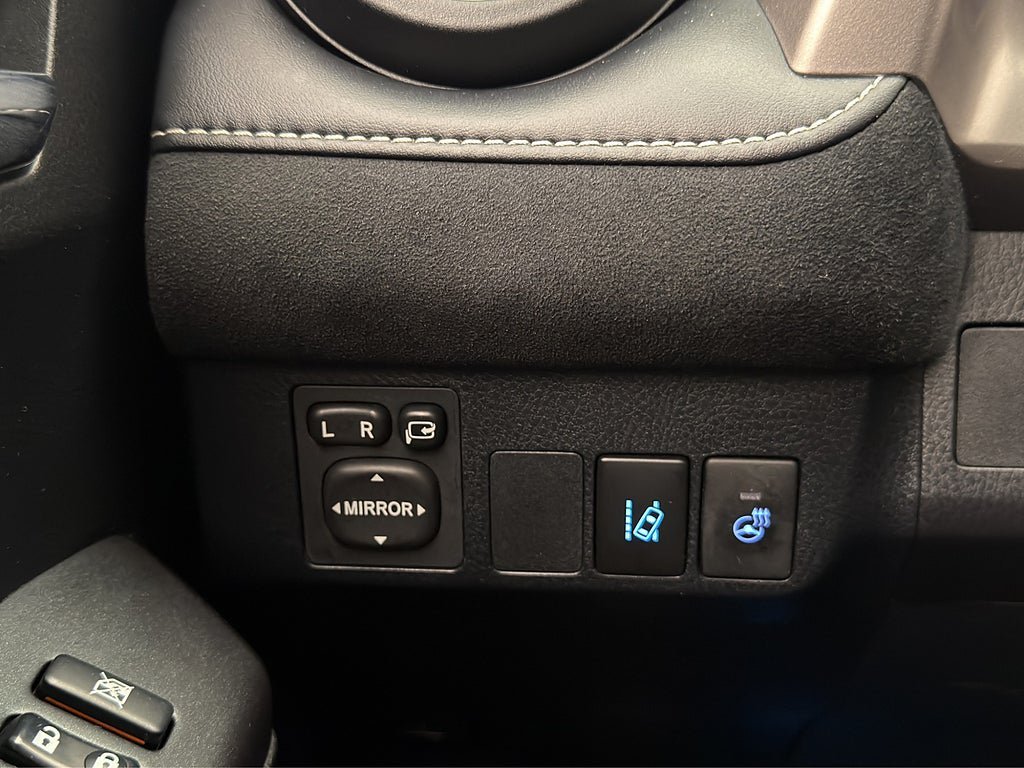 Vehicle Image 23