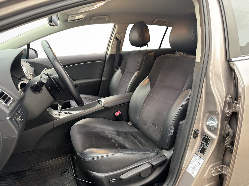 Vehicle Image 21