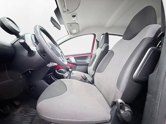 Vehicle Image 11