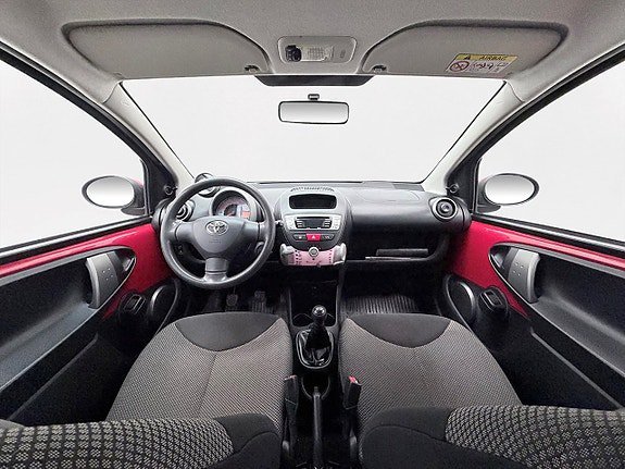Vehicle Image 13