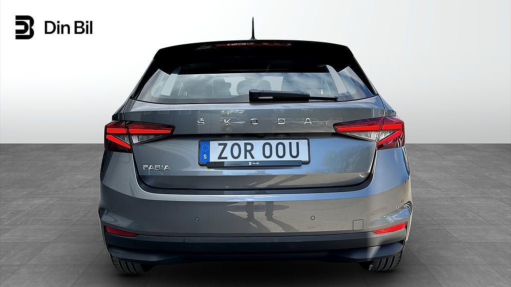 Vehicle Image 5