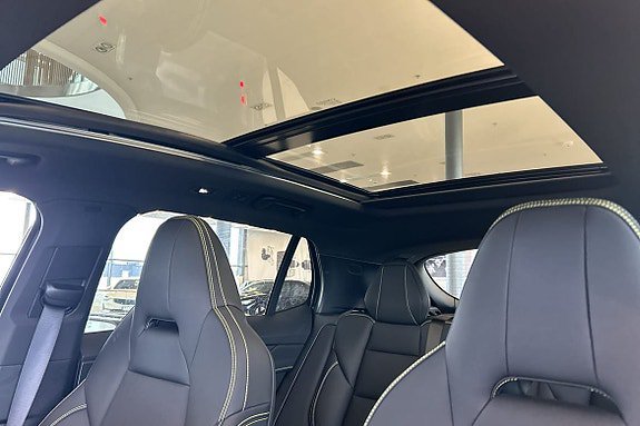 Vehicle Image 28