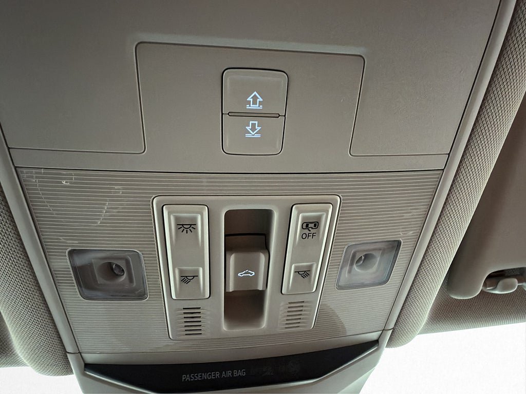 Vehicle Image 32
